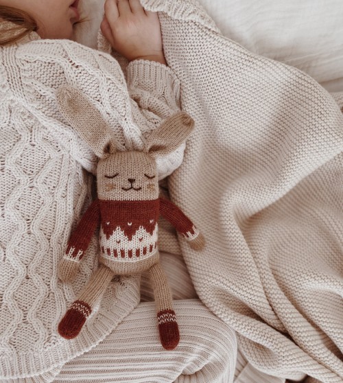 Doudou lapin | pull jacquard sienne