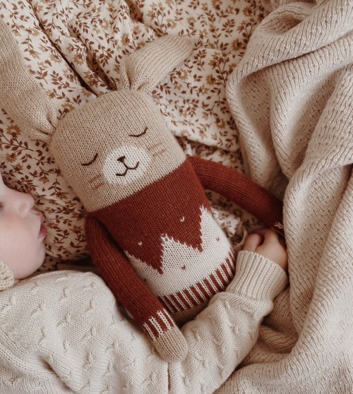 Grand doudou lapin | pull jacquard sienne