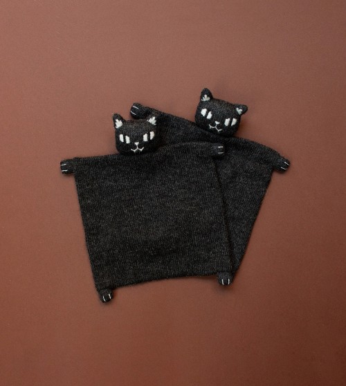 Doudou plat tricoté | chat vampire