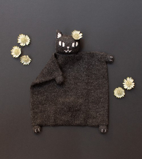 Doudou plat tricoté | chat vampire