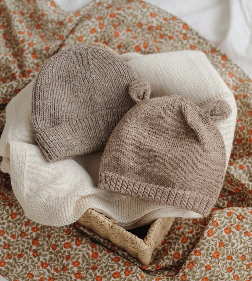 Knitted baby beanie bear