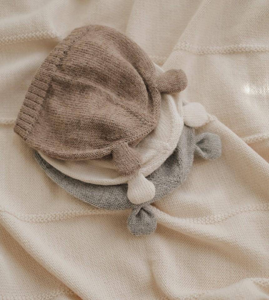 Knitted baby beanie bear