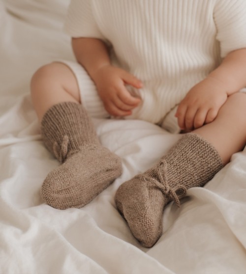 Knitted baby booties | Oat 2