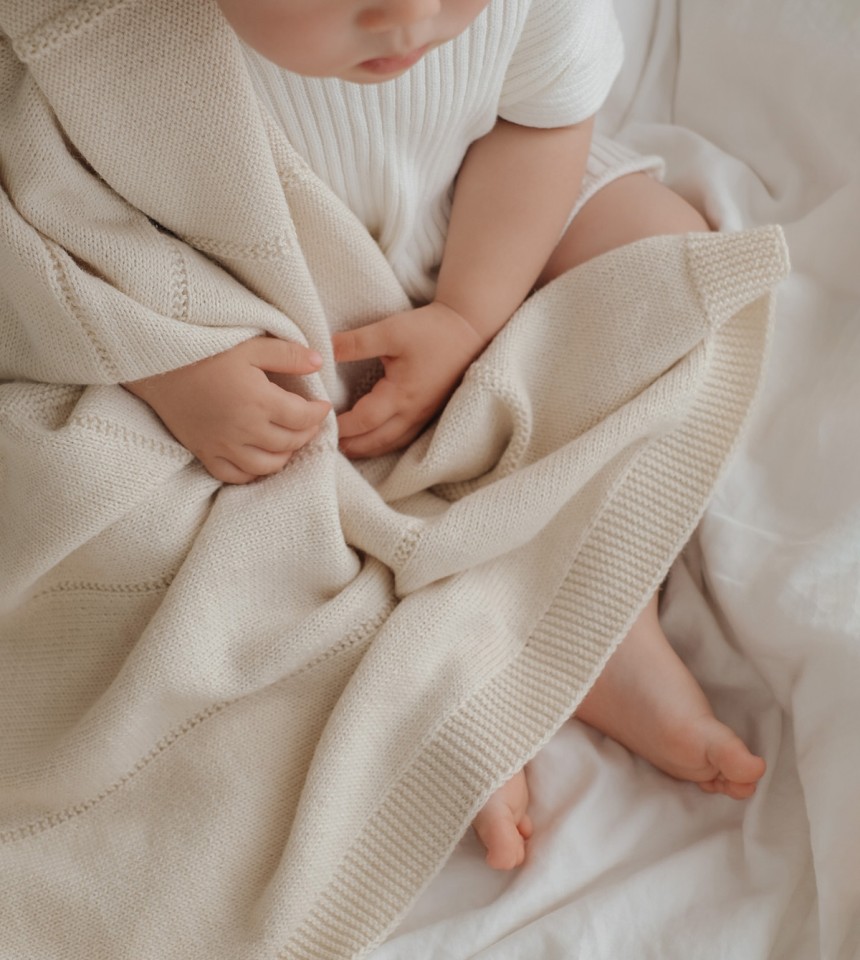 Couverture bébé tricotée Paz Couverture bébé tricotée Paz