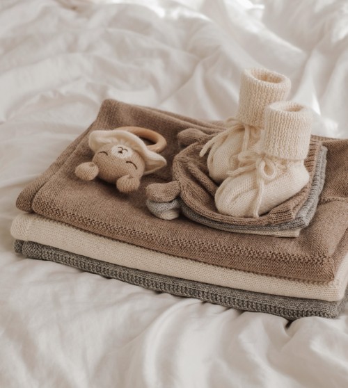 Paz knitted baby blanket