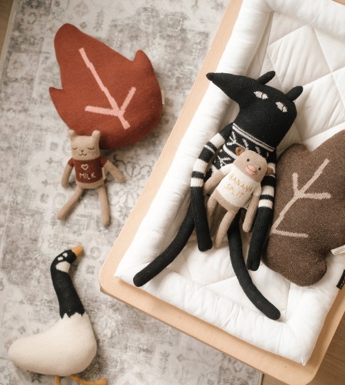 Maple leaf pillow | 10Y... 2