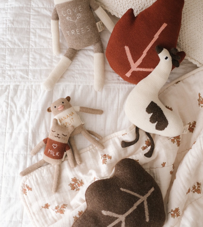 Oak leaf pillow | 10Y edition