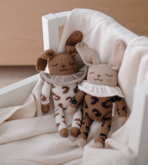 Graou bunny knit toy nut Main Sauvage x Rose in April