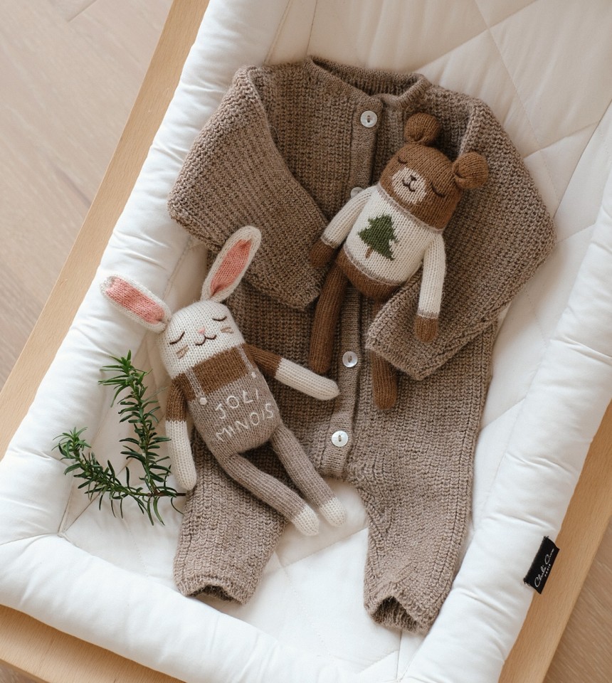 Bunny knit toy Main Sauvage x Minois