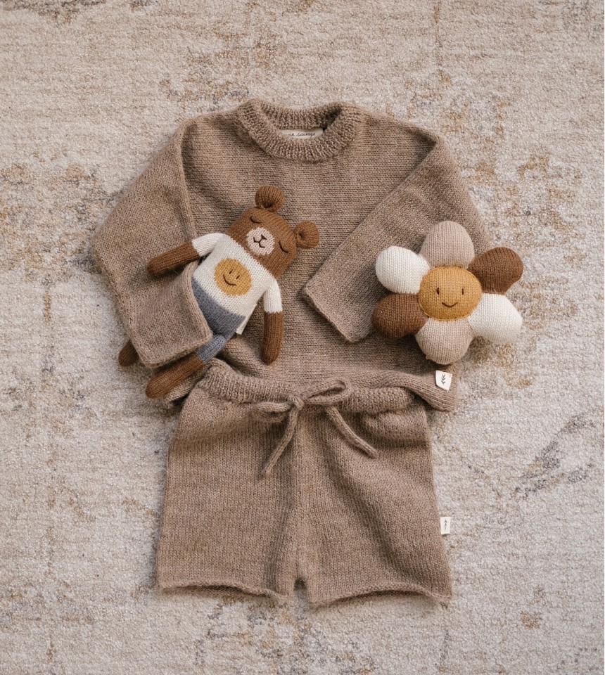 Teddy knit toy | smiley