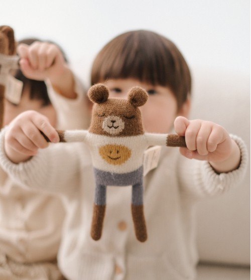 Teddy knit toy | smiley