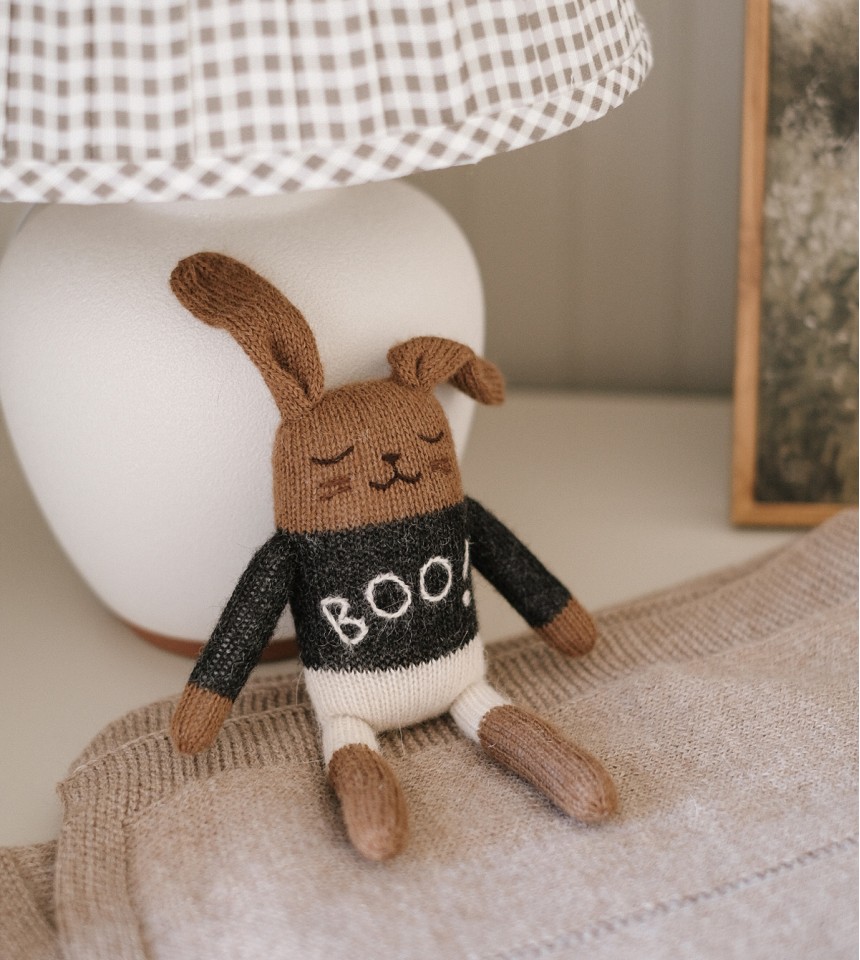 Bunny knit toy | boo