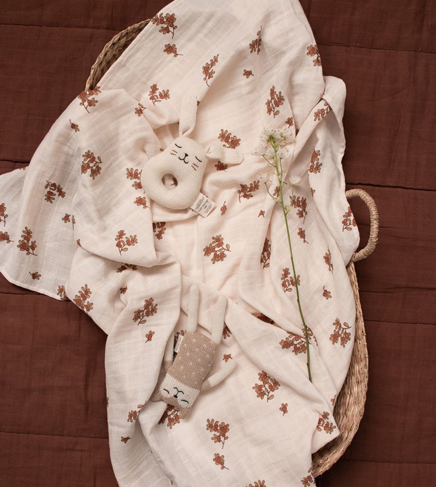 Main Sauvage Bunny Rattle - Ecru Main Sauvage Bunny Rattle - Ecru