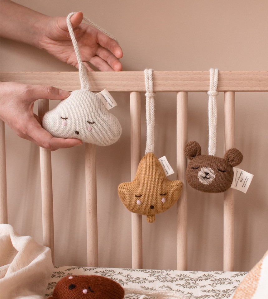 Main Sauvage Cloud Hanging Rattle/Paci Holder Main Sauvage Cloud Hanging Rattle/Paci Holder