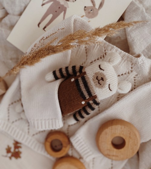 Polar bear knit toy | nut overalls